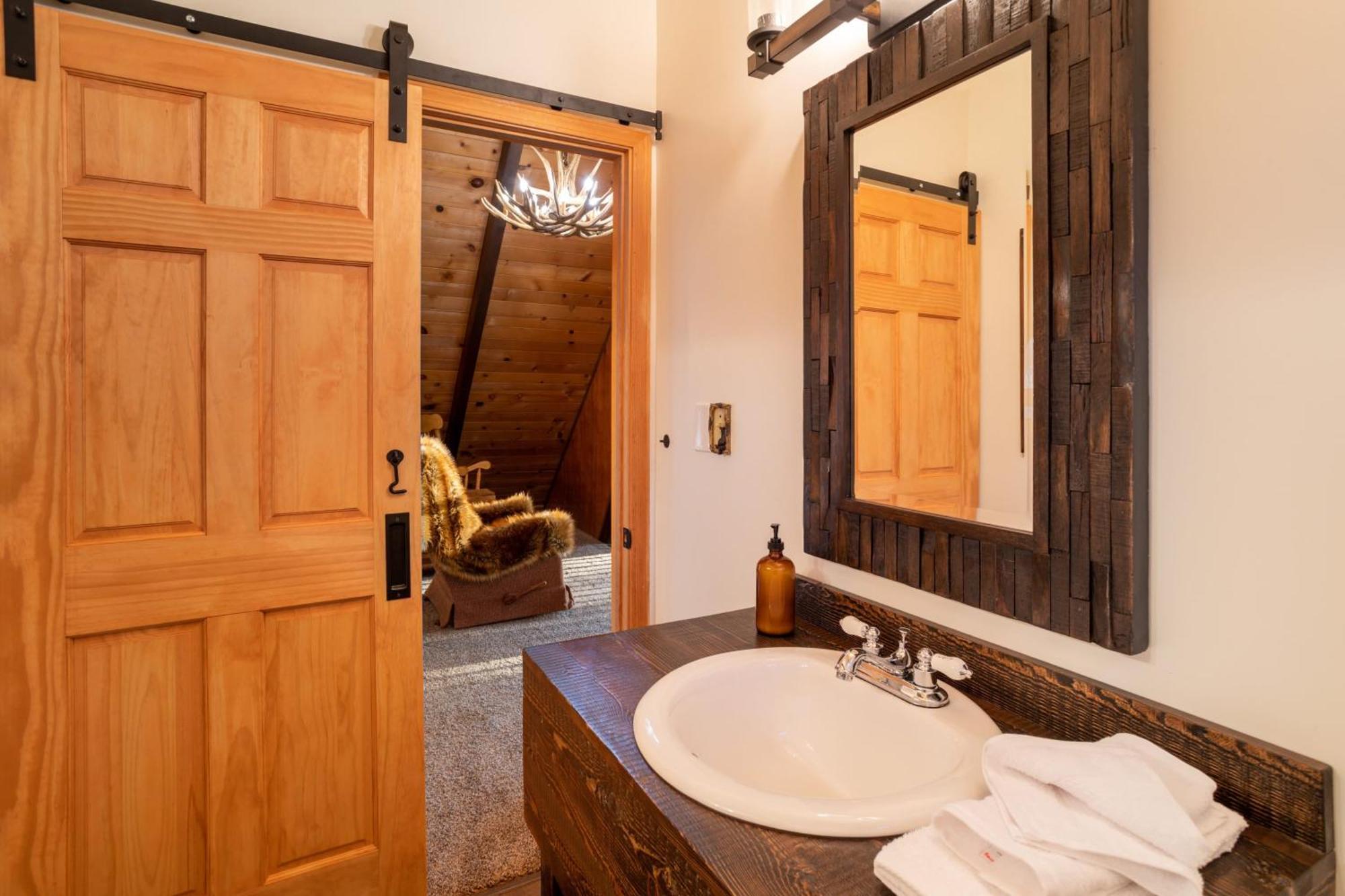 Bear'S Lair By Avantstay 3Mins From Bear Mountain Ski Resort Velké Medvědí jezero Exteriér fotografie