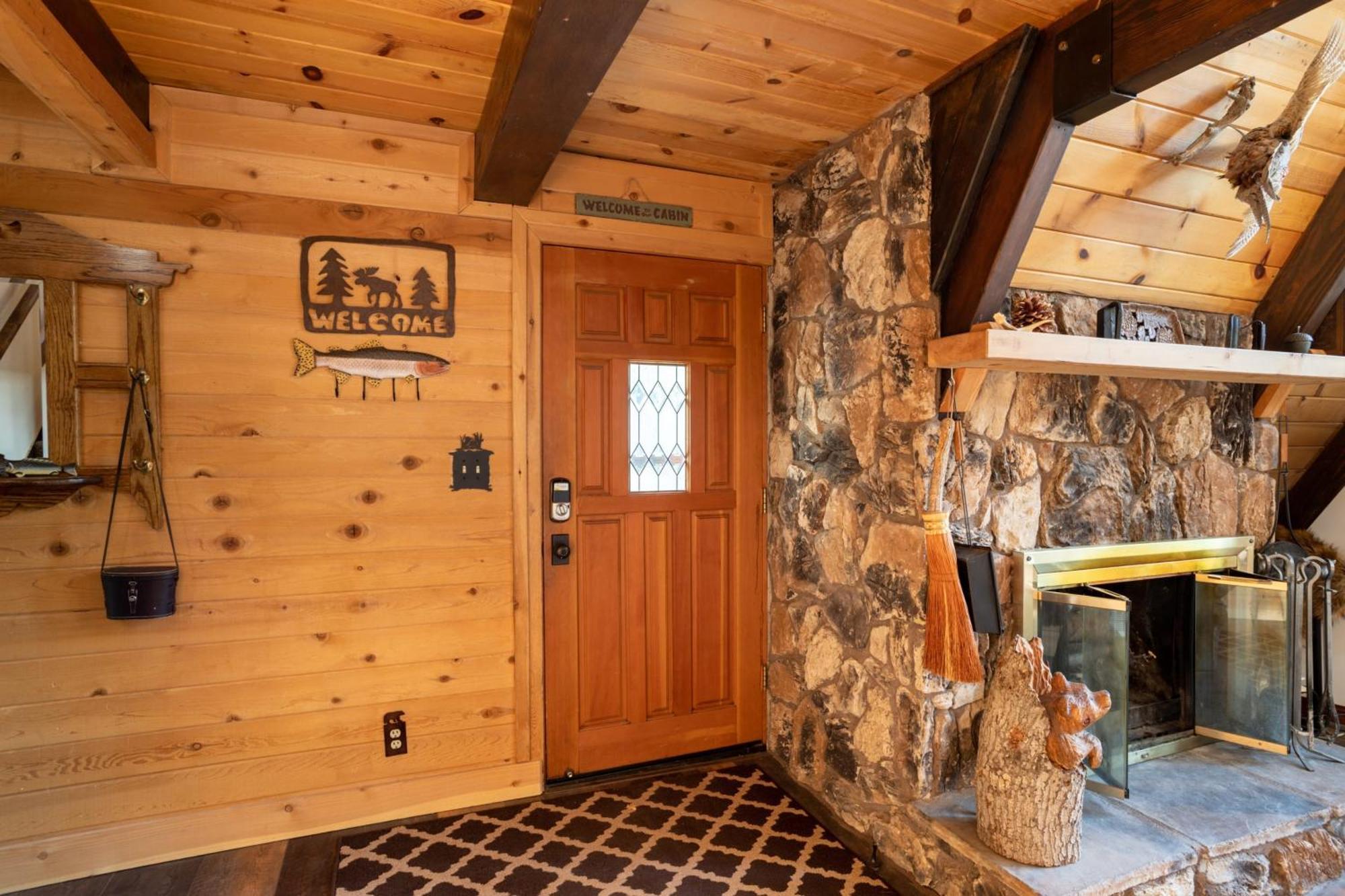 Bear'S Lair By Avantstay 3Mins From Bear Mountain Ski Resort Velké Medvědí jezero Exteriér fotografie